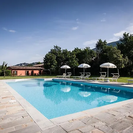 Poggio Fiorito Ξενοδοχείο με διαμερίσματα 4*