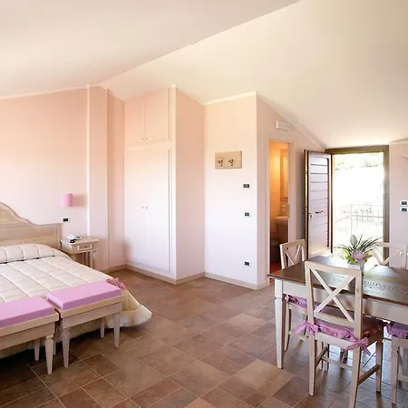 Lejlighedshotel Poggio Fiorito 4*